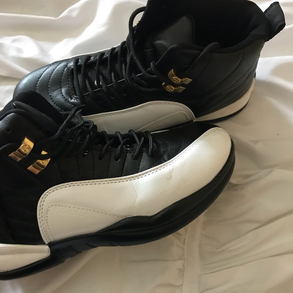 Black and white Sneakers, good condition